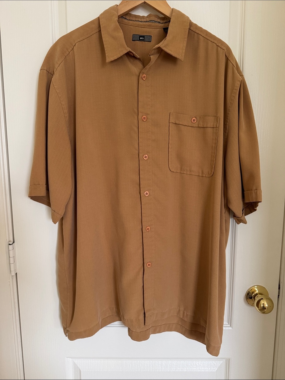 REI Men's Sahara Short-Sleeve Button-Down Shirt
